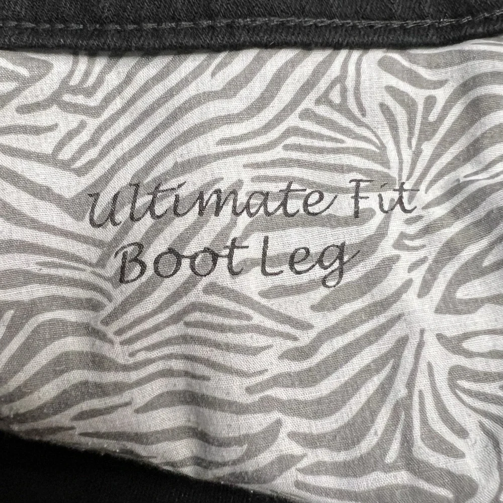 Chico's‎ Platinum Denim Ultimate Fit Bootcut Jeans Black Womens 0 Short 30 x 28